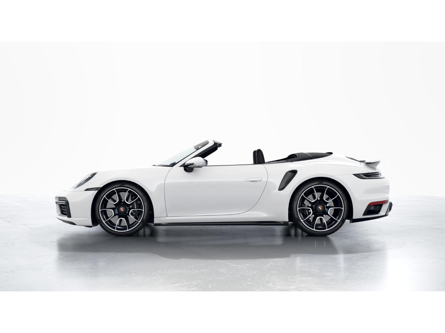 Porsche 992 911 Turbo S Cabriolet Nachtsicht Burmester
