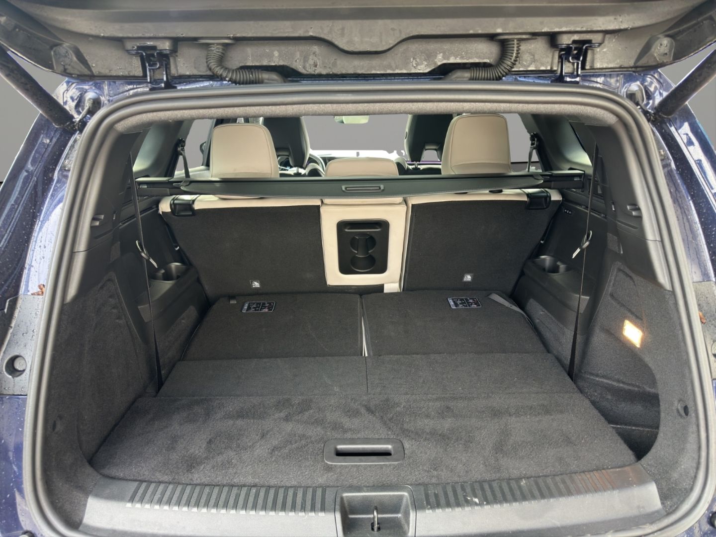Fahrzeugabbildung Renault Espace VI Iconic E-Tech Hybrid 1.2 Full 200 EU6e