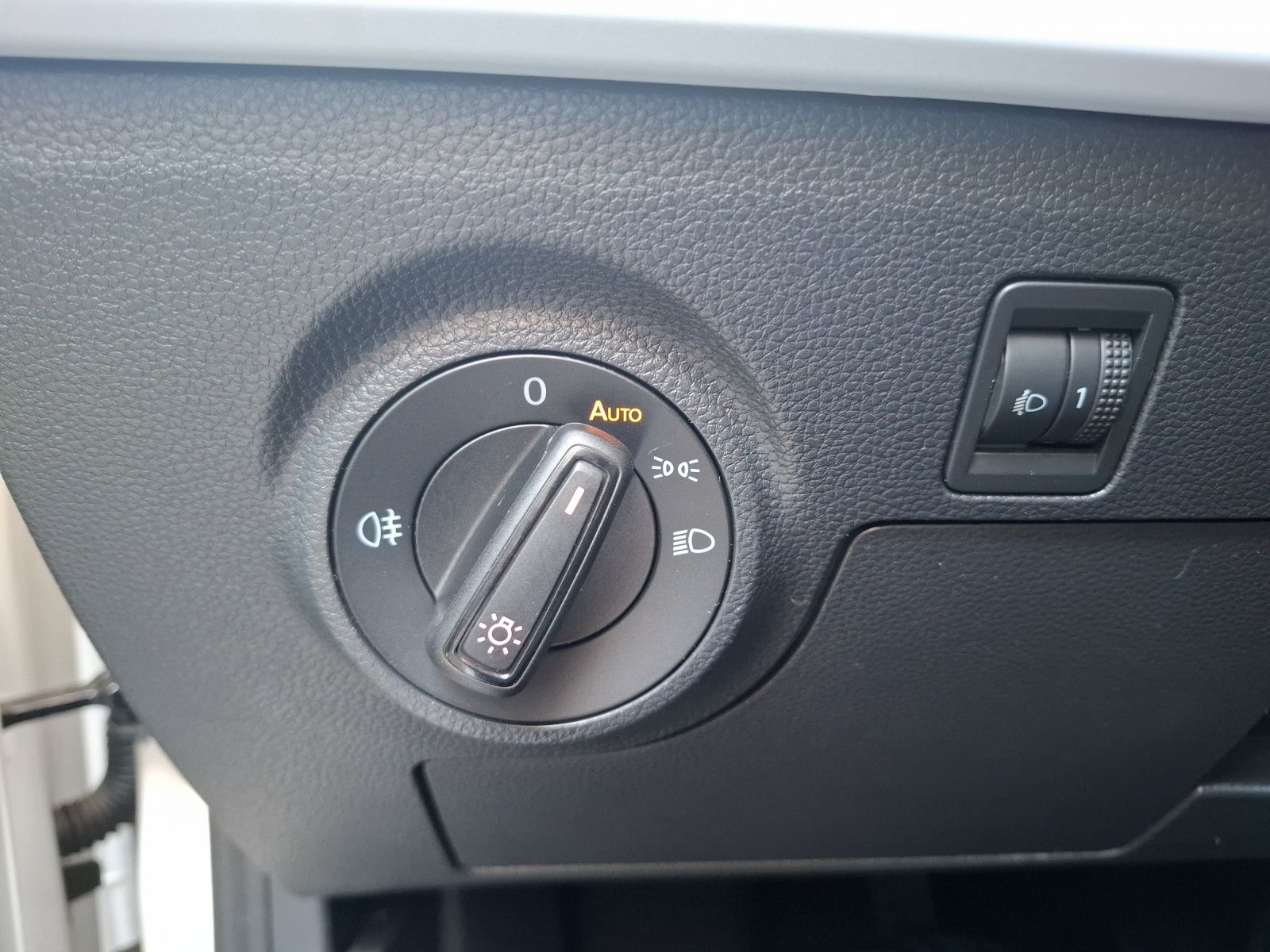 Fahrzeugabbildung SEAT Ibiza TSI Style LED AID GRA PDC SH LM