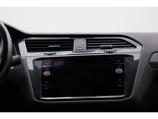 Fahrzeugabbildung Volkswagen Tiguan Highline R-Line ACC 4Motion Kamera 19