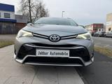 Toyota Avensis 2.0 D-4D Business Edition - Toyota Avensis mit Diesel-Antrieb: Kombi