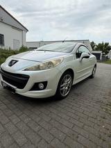 Peugeot 207 in top Zustand TÜV Neu - Peugeot 207 mit Diesel-Antrieb: Cabrio