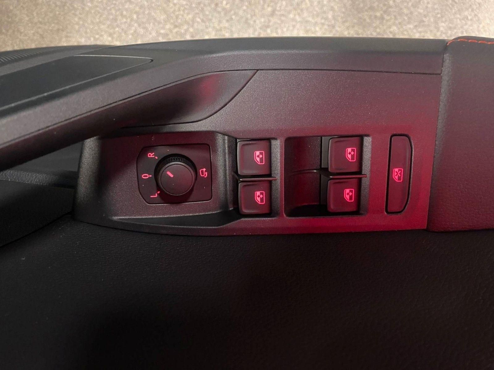 Fahrzeugabbildung SEAT Arona 1.5 TSI FR DSG GARANTIE 5+ACC+AHK+Spurwech