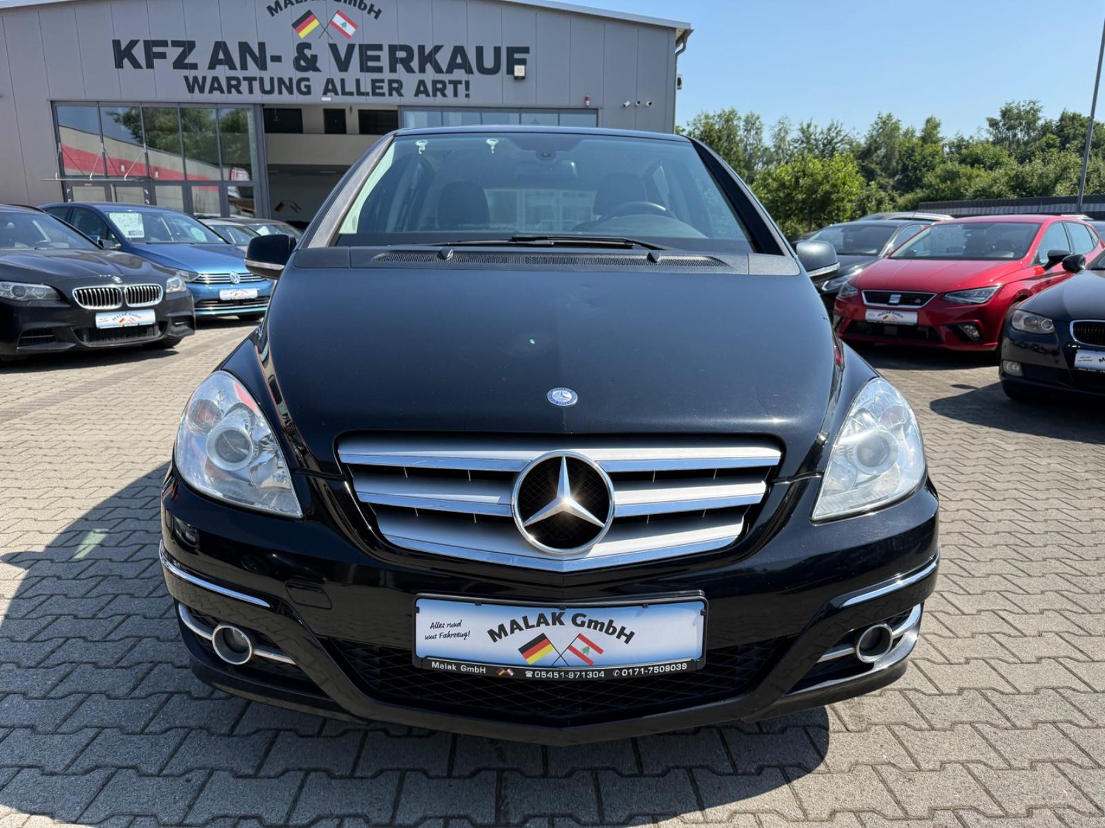 Mercedes-Benz B 180