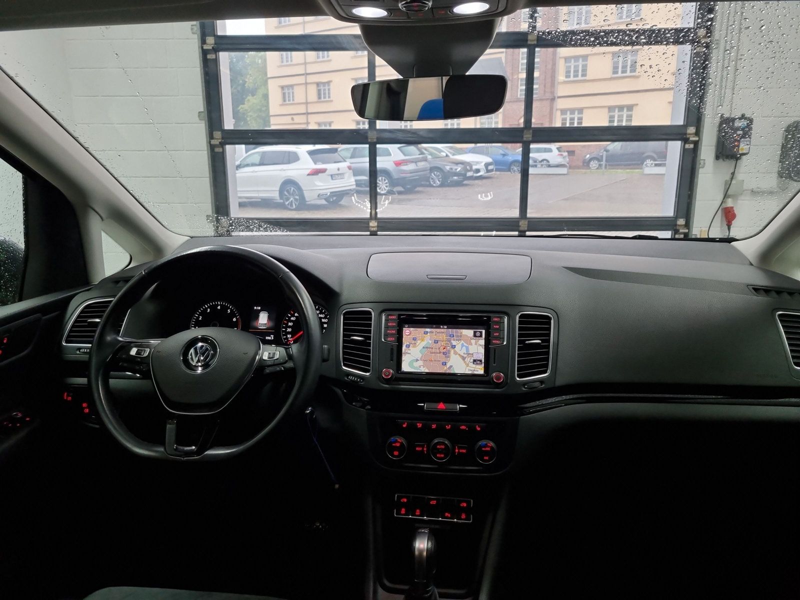 Fahrzeugabbildung Volkswagen Sharan 1.4 TSI DSG Highline XENON PANO eTÜREN
