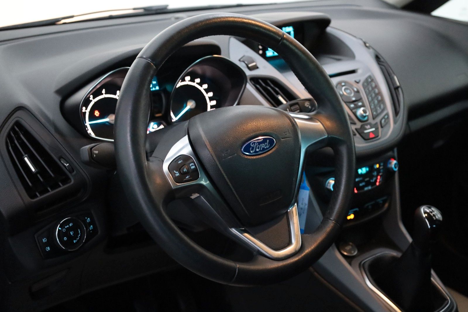 Fahrzeugabbildung Ford B-MAX Colourline SH,PDC,8 fach bereift