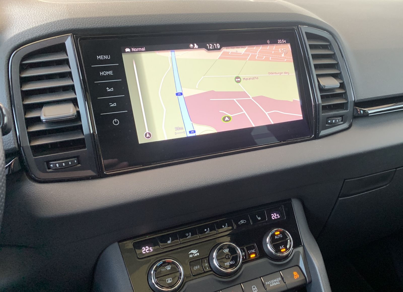 Fahrzeugabbildung SKODA Karoq 2.0 TDI*Sportline*4x4*AHK*LED*CANTON*ACC*
