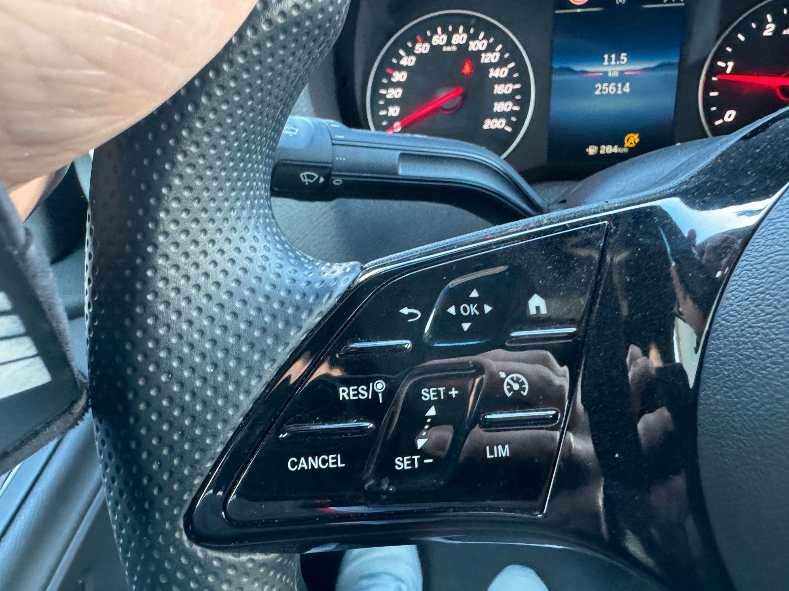 Fahrzeugabbildung Mercedes-Benz Sprinter 317 CDI Rollstuhl/Behinderten Lift