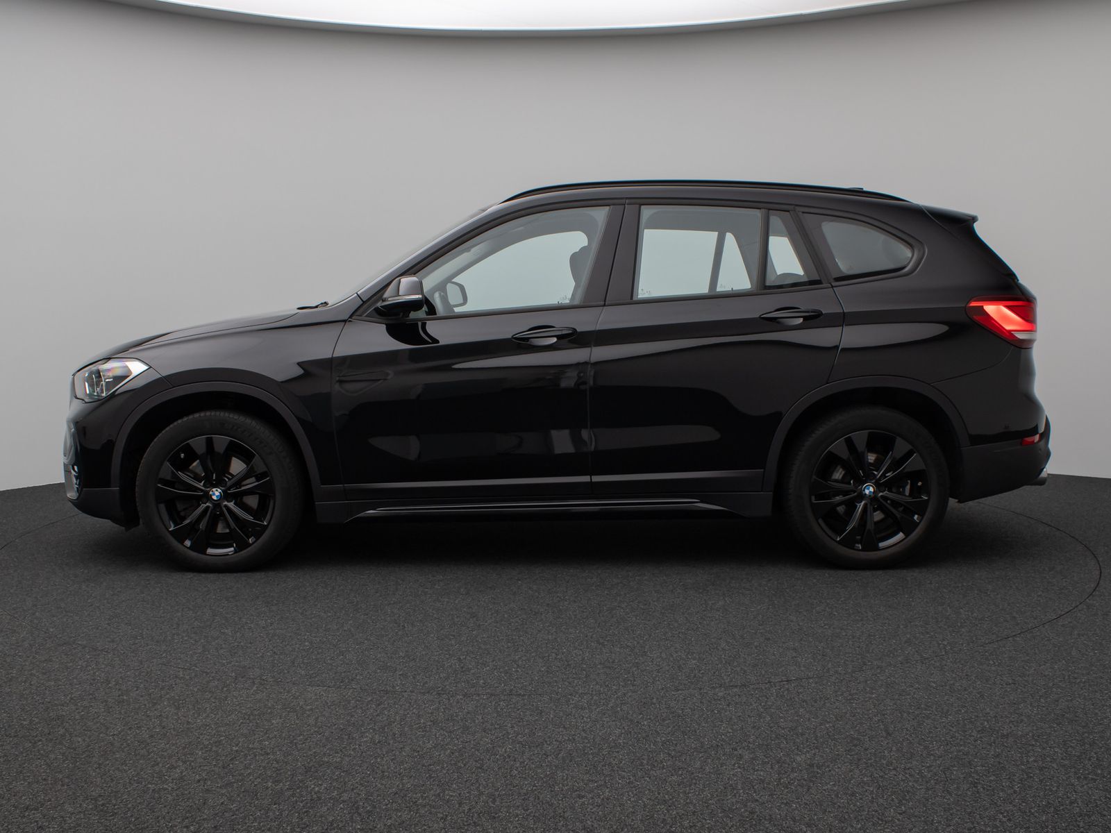 Fahrzeugabbildung BMW X1 xD20i Sport Line Panorama Kamera HUD DAB HiFi