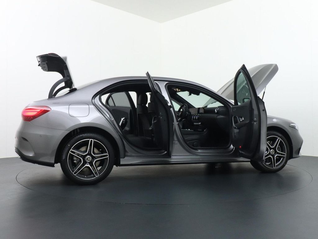 Mercedes-Benz A 250 e Star Edition AMG Line | Nightpakket | Ve