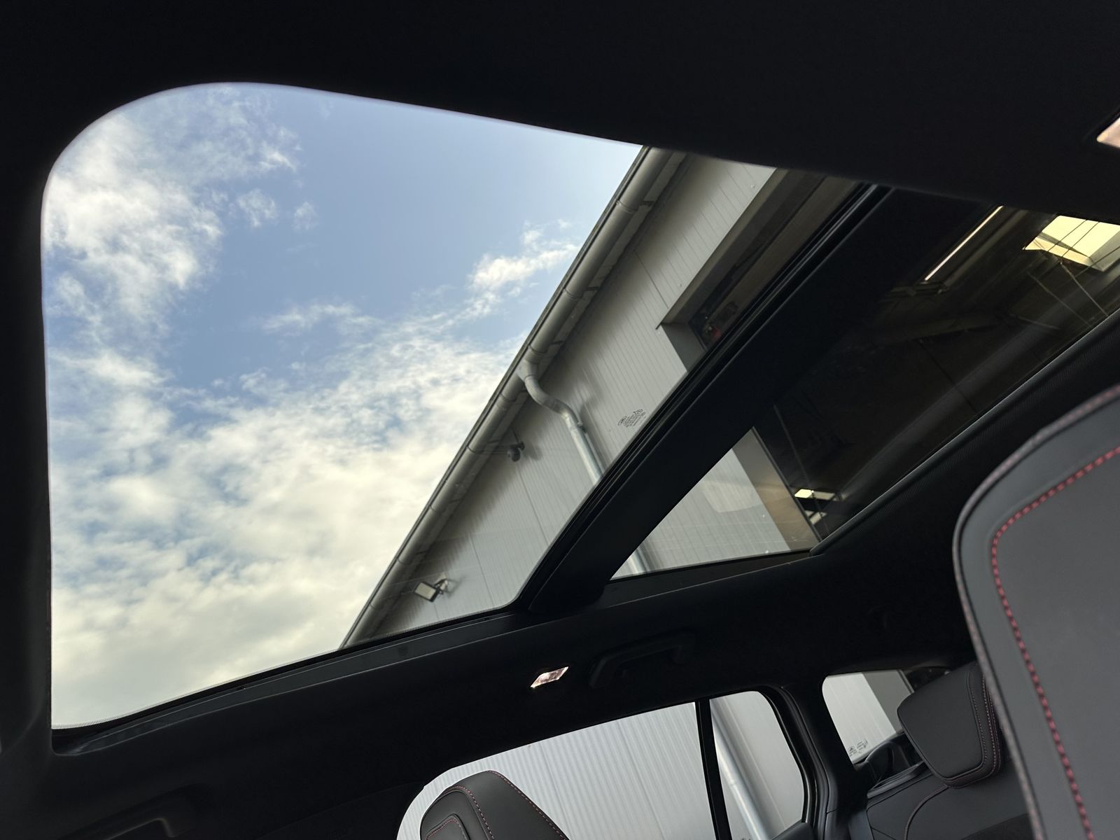Fahrzeugabbildung Ford Focus Turnier 2.3 EB ST X NAV+LED+AHK+PANO+HUD