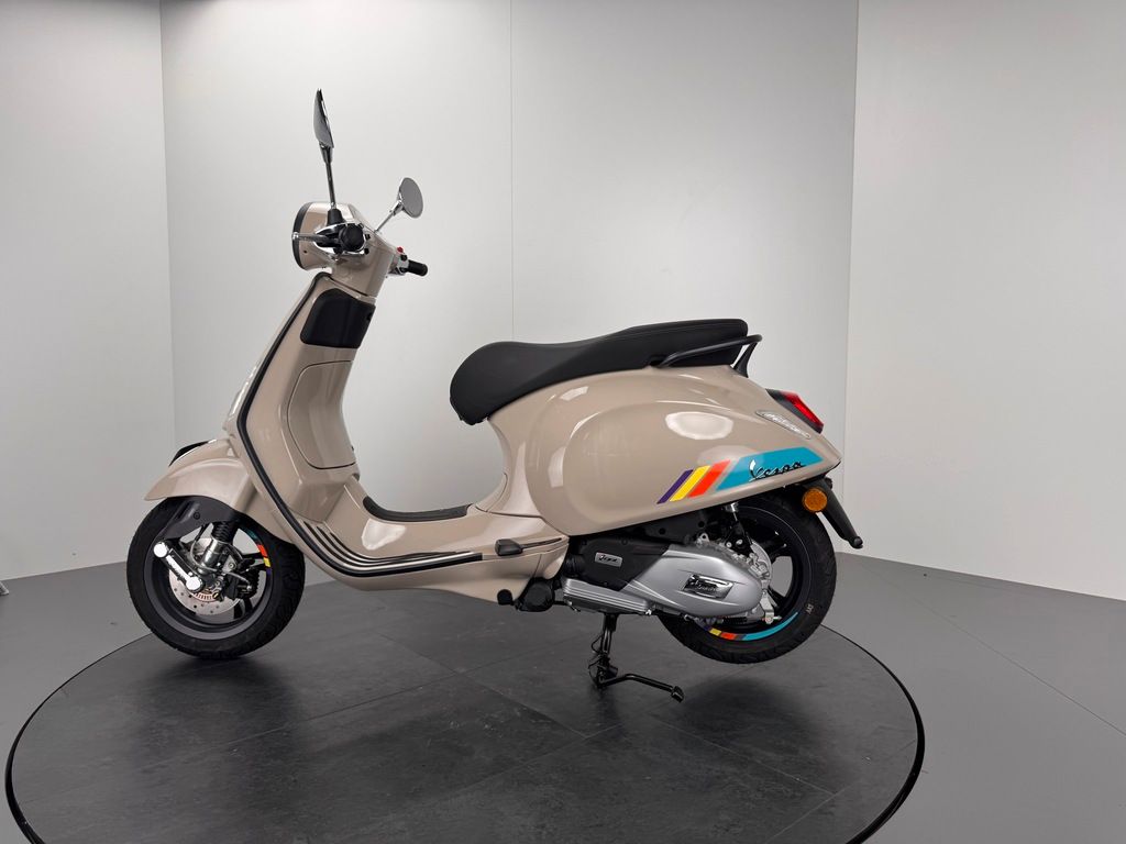 Fahrzeugabbildung Vespa PRIMAVERA 125 SPORT E5+ *NEUFAHRZEUG