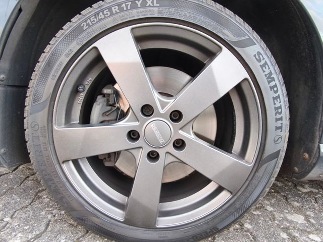 Volkswagen Passat Variant Comfortl*DSG*Bi-Xen*Navi*PDC*