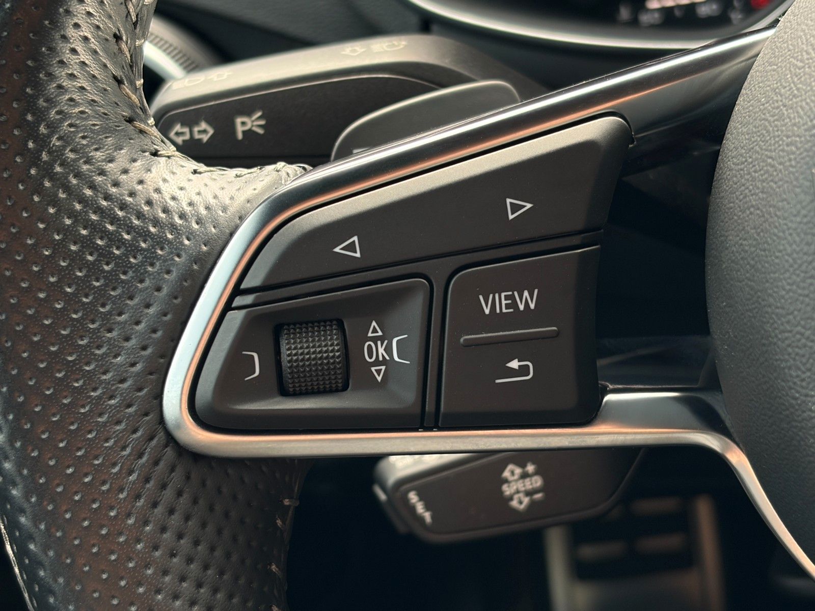 Fahrzeugabbildung Audi TT Coupe 1.8 TFSI S Line B&O CAM Tempomat Leder