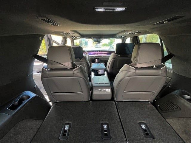 Cadillac Escalade Sport Platinum 6.2l 2025 model