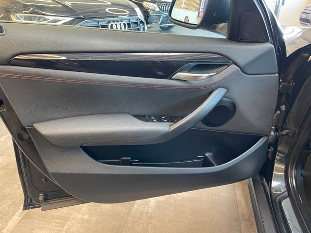 BMW X1 18 d xDrive *PANO*NAVI*PDC*AHK*TEMPOMAT*SHZ*