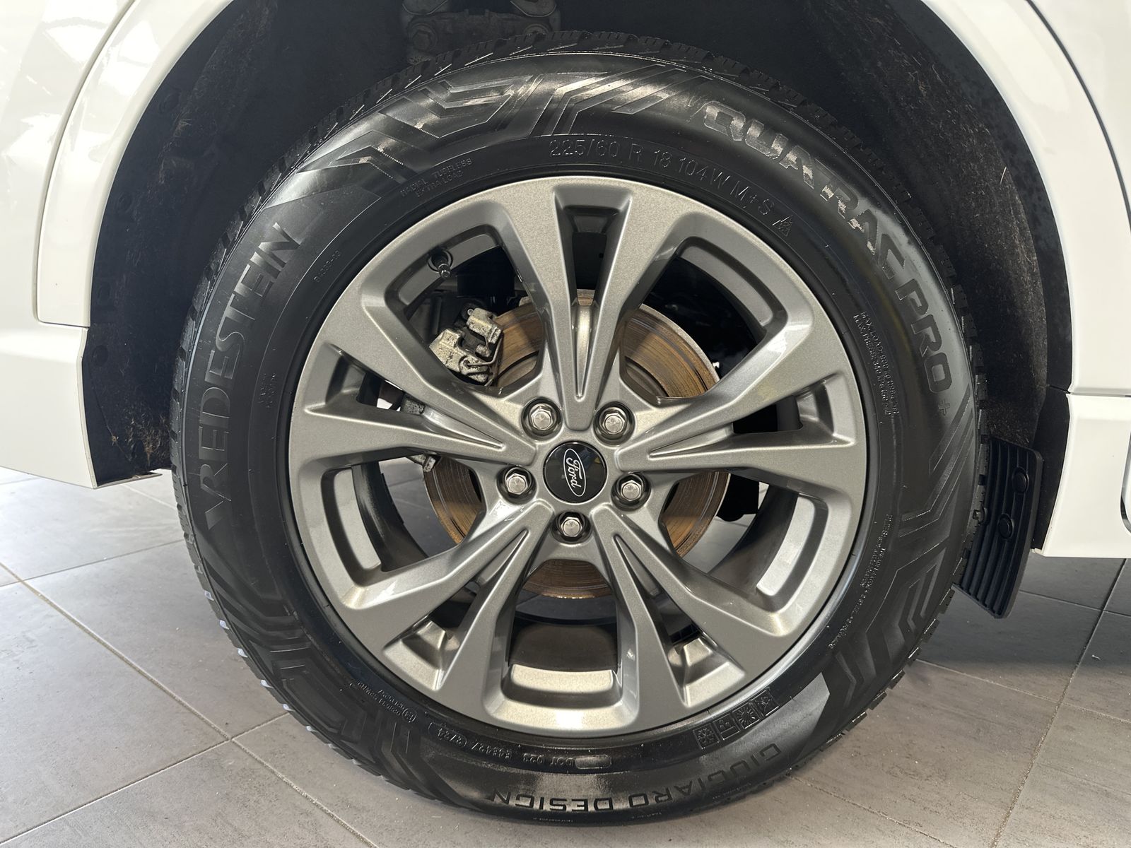 Fahrzeugabbildung Ford Kuga 2.5 Plug-In Hybrid ST-Line NAV+LED+PANORAMA