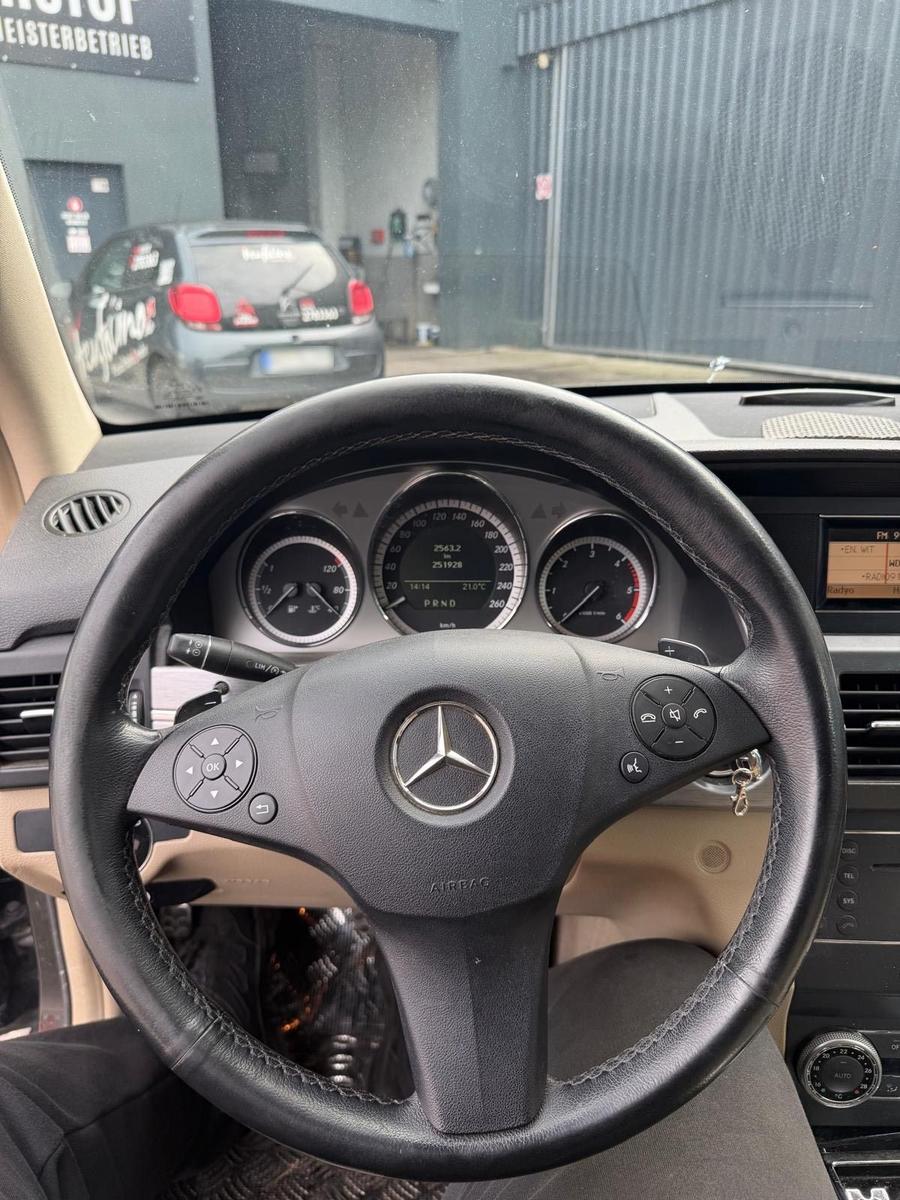 Mercedes-Benz GLK220 2009 — photo 12