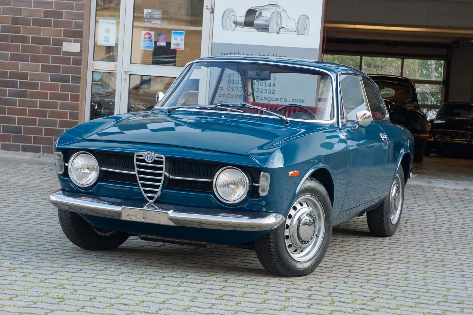 Alfa Romeo GT 1300 Junior Kantenhaube, TOP