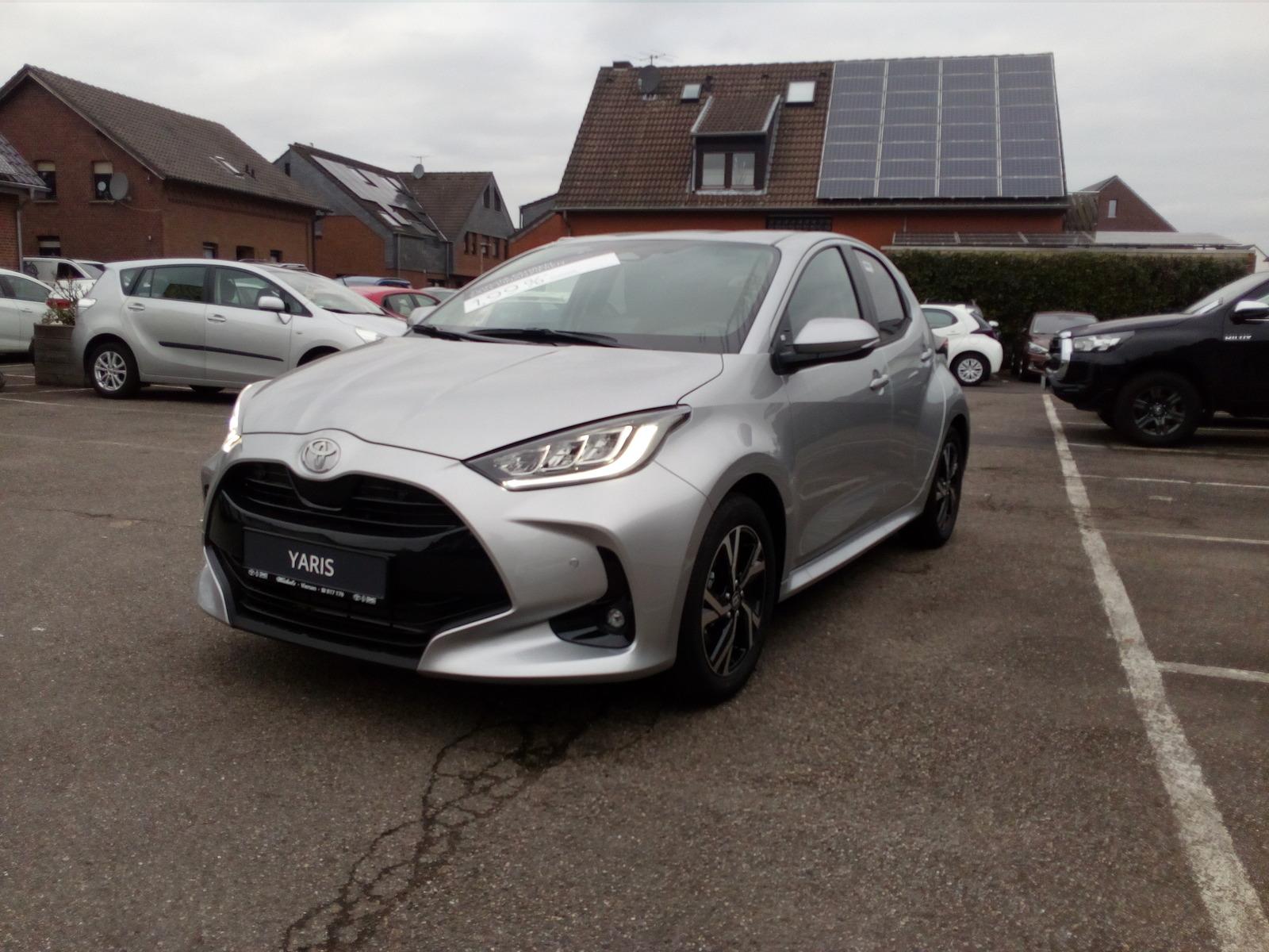 Toyota Yaris 1.5 Hybrid Teamplayer -1500,-¤ Aktion Safe