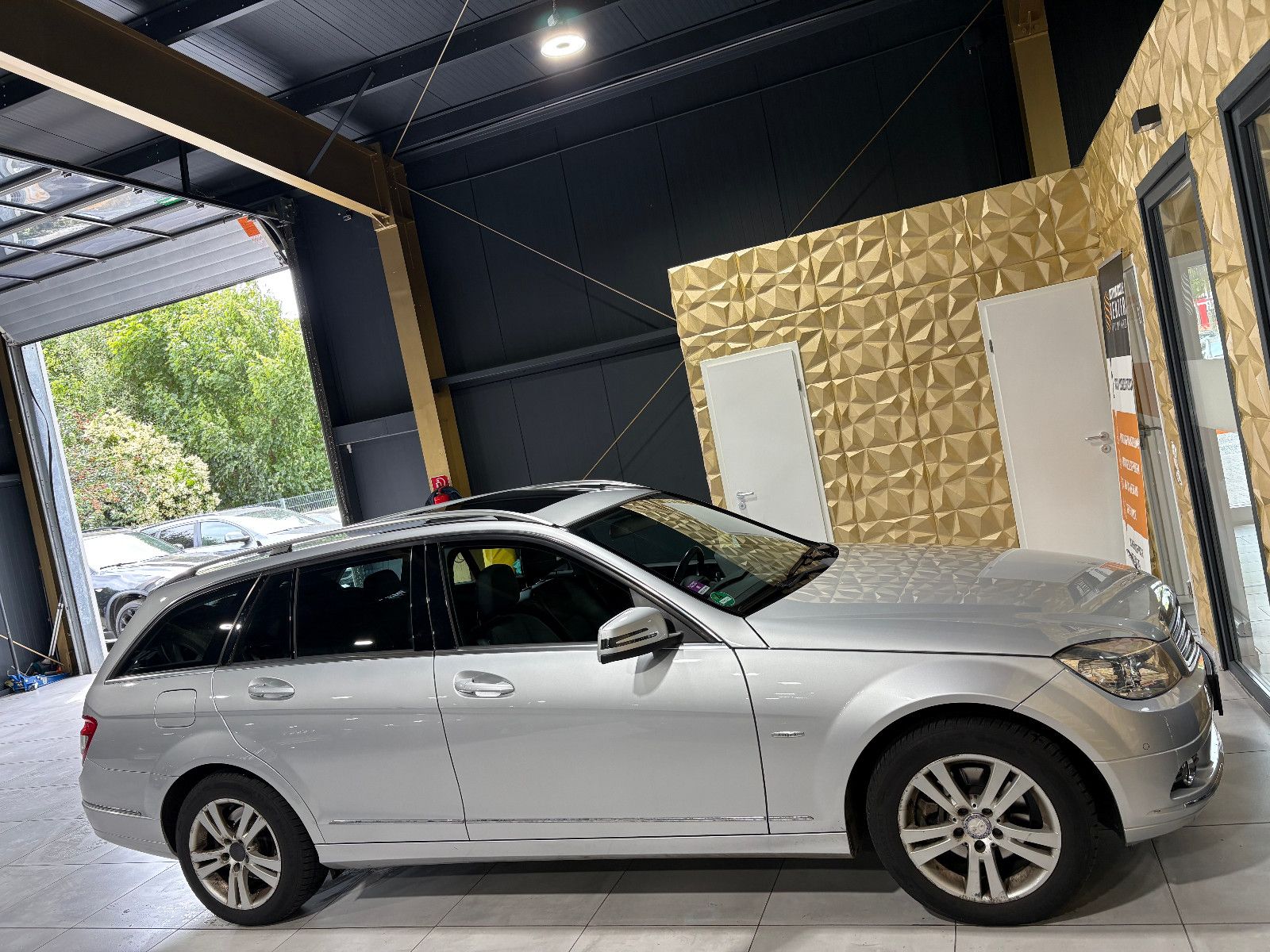 Fahrzeugabbildung Mercedes-Benz C 220 T-Modell T CDI/8-FACH/PANO/SHZ/AUTOMATIK/