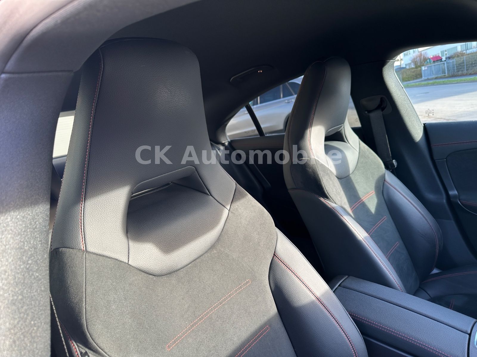 Fahrzeugabbildung Mercedes-Benz CLA 200 AMG-Line/Night-Paket/Navi/LED/AHK