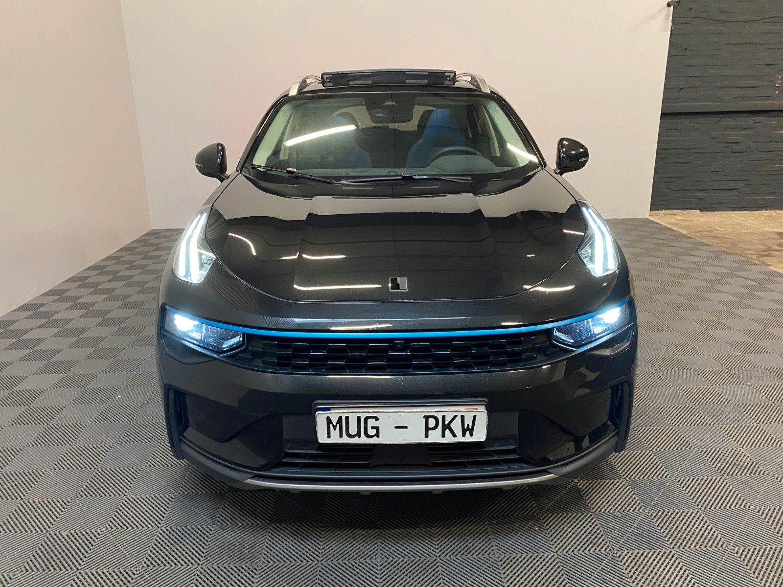 Lynk & Co 01