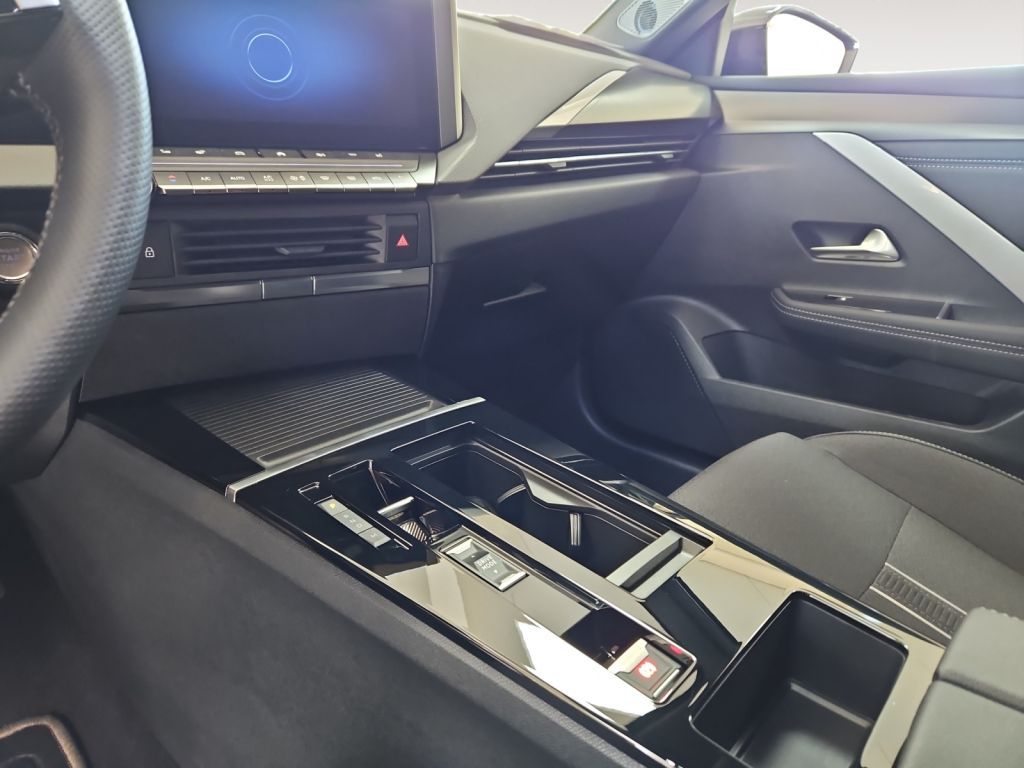 Fahrzeugabbildung Opel Astra ST 1.2 Turbo AT GS Navi LED Lenk/Sitzheiz.