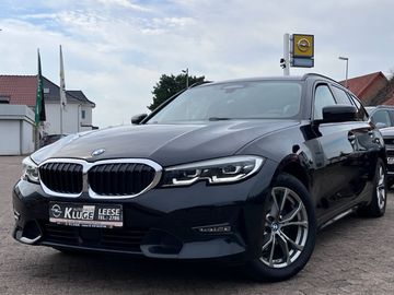 Ein BMW 320 320d Sport Line, LED, Navi, AHK, RFK, SHZ, Leder im Leasing