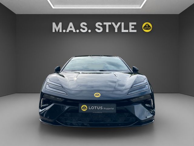 Fahrzeugabbildung Lotus Emeya Glasdach Autobahn Assistent