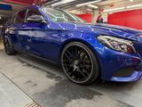 Mercedes-Benz C 300 Autom/360/H&R/20/HeadUp/ Voll/U21/Sitzklim - München Auto gebraucht