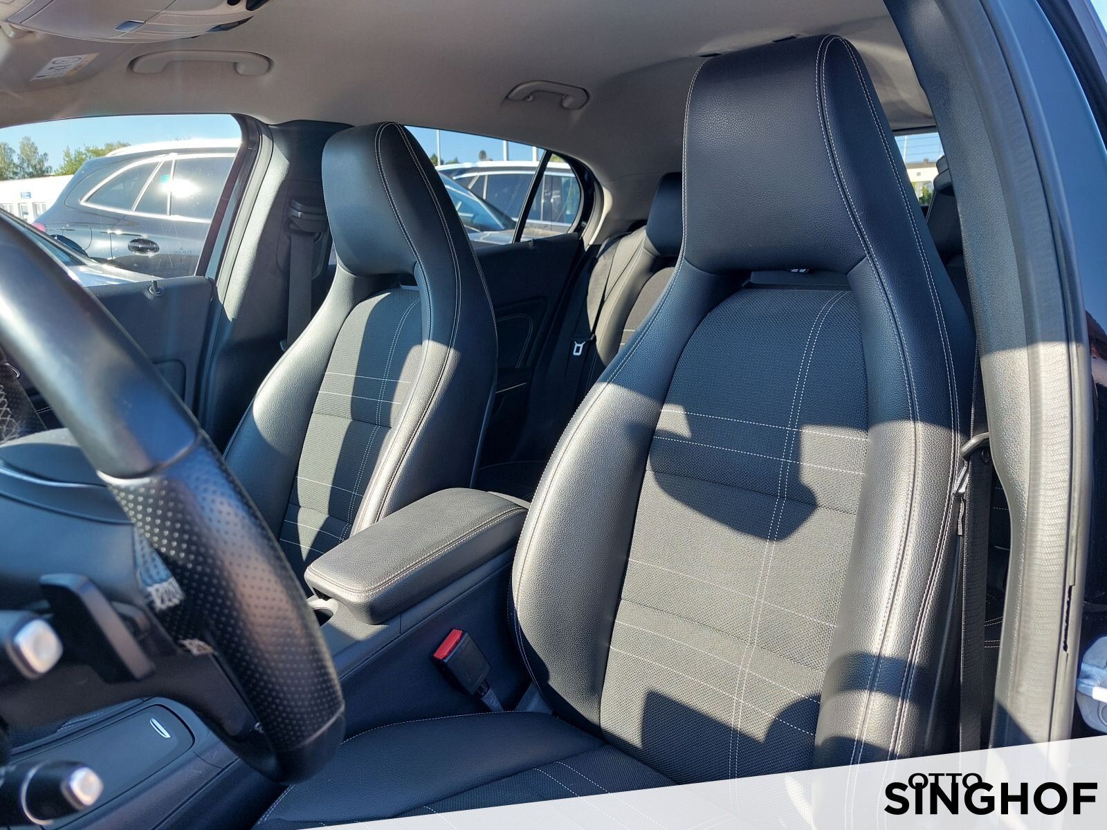 Fahrzeugabbildung Mercedes-Benz GLA 200 CDI 4MATIC Urban +AHK+Xenon+Rü Kam+Navi+