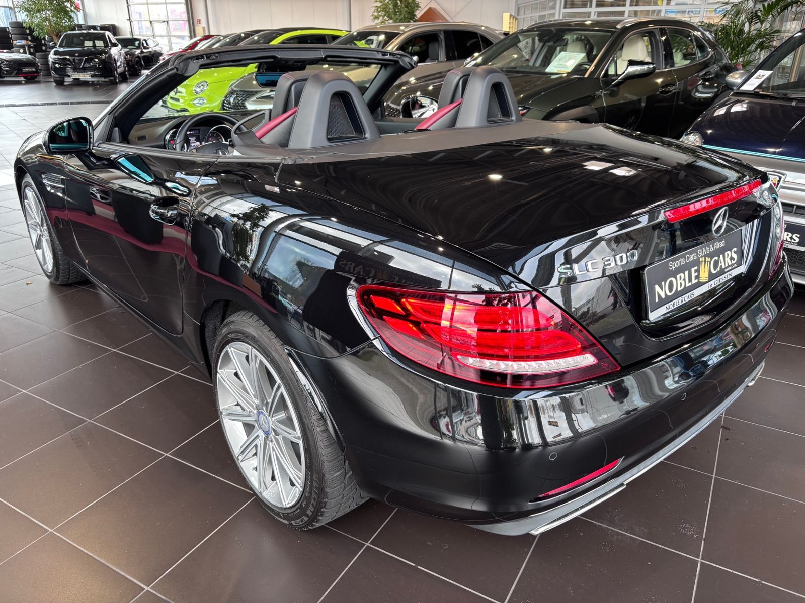 Fahrzeugabbildung Mercedes-Benz SLC 300 9G-Tronic LED NAVI ALU