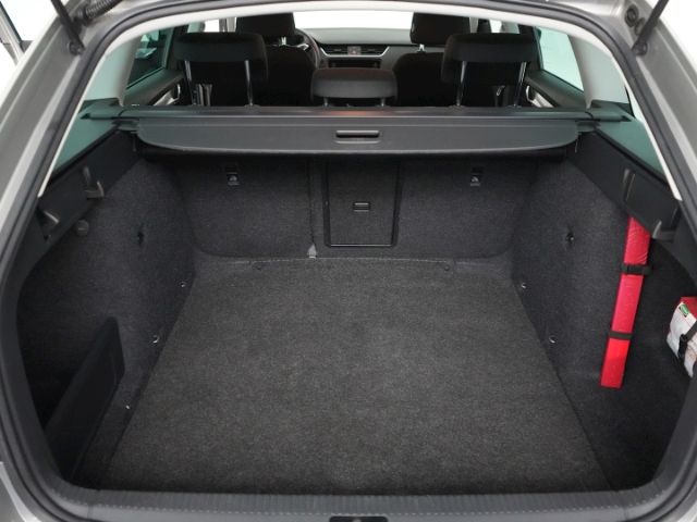 Octavia COMBI AMBITION TDI+NAVI+SITZHEIZUNG+PARK