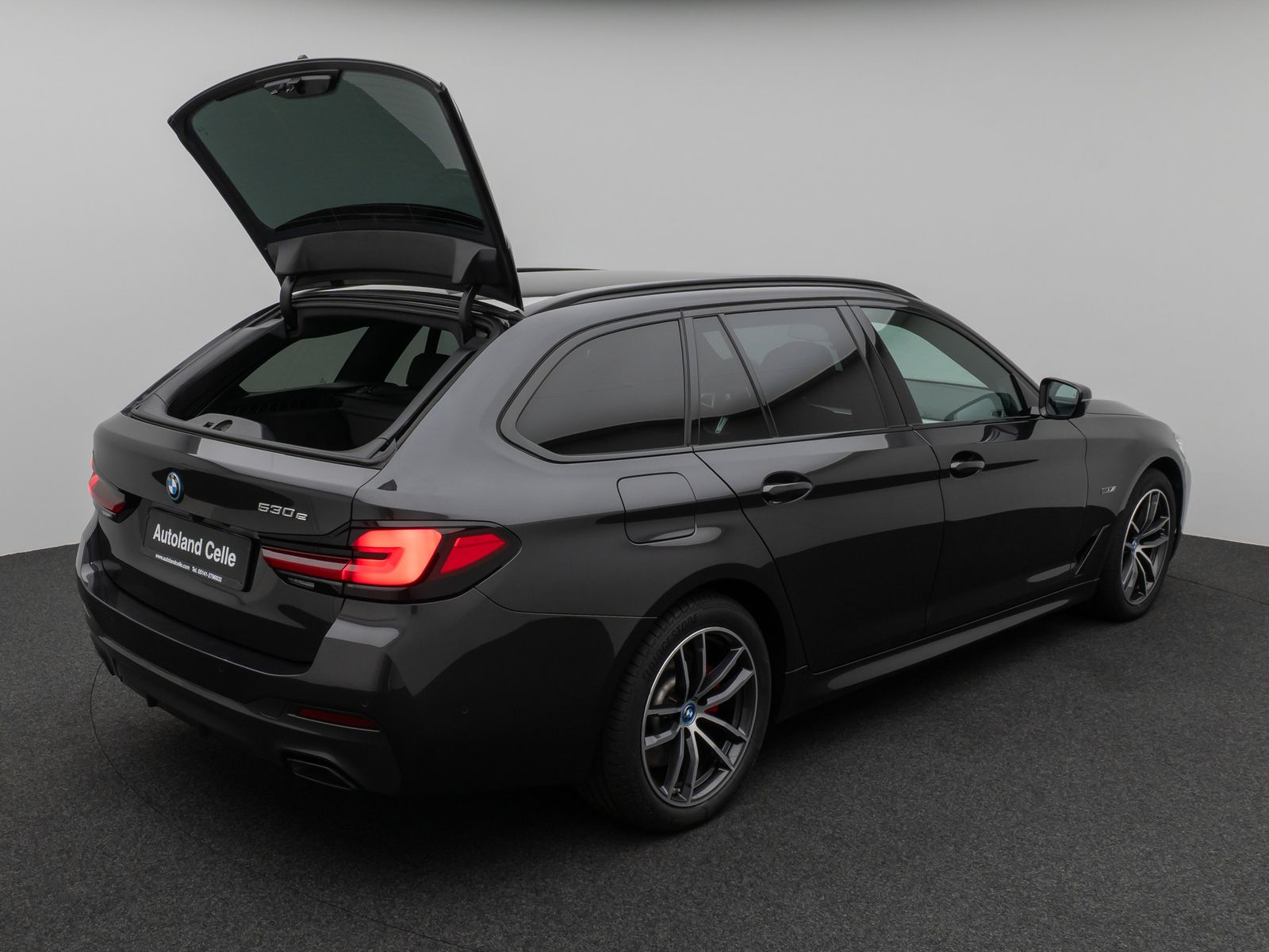 Fahrzeugabbildung BMW 530e M Sport HUD Kamera DAB Memory Laser AHK H/K