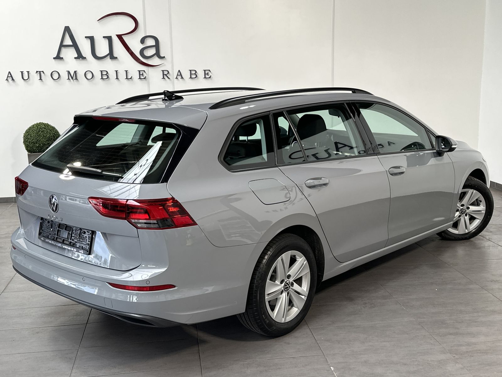 Fahrzeugabbildung Volkswagen Golf Variant 2.0 TDI DSG Life NAV+LED+KAMERA+ACC