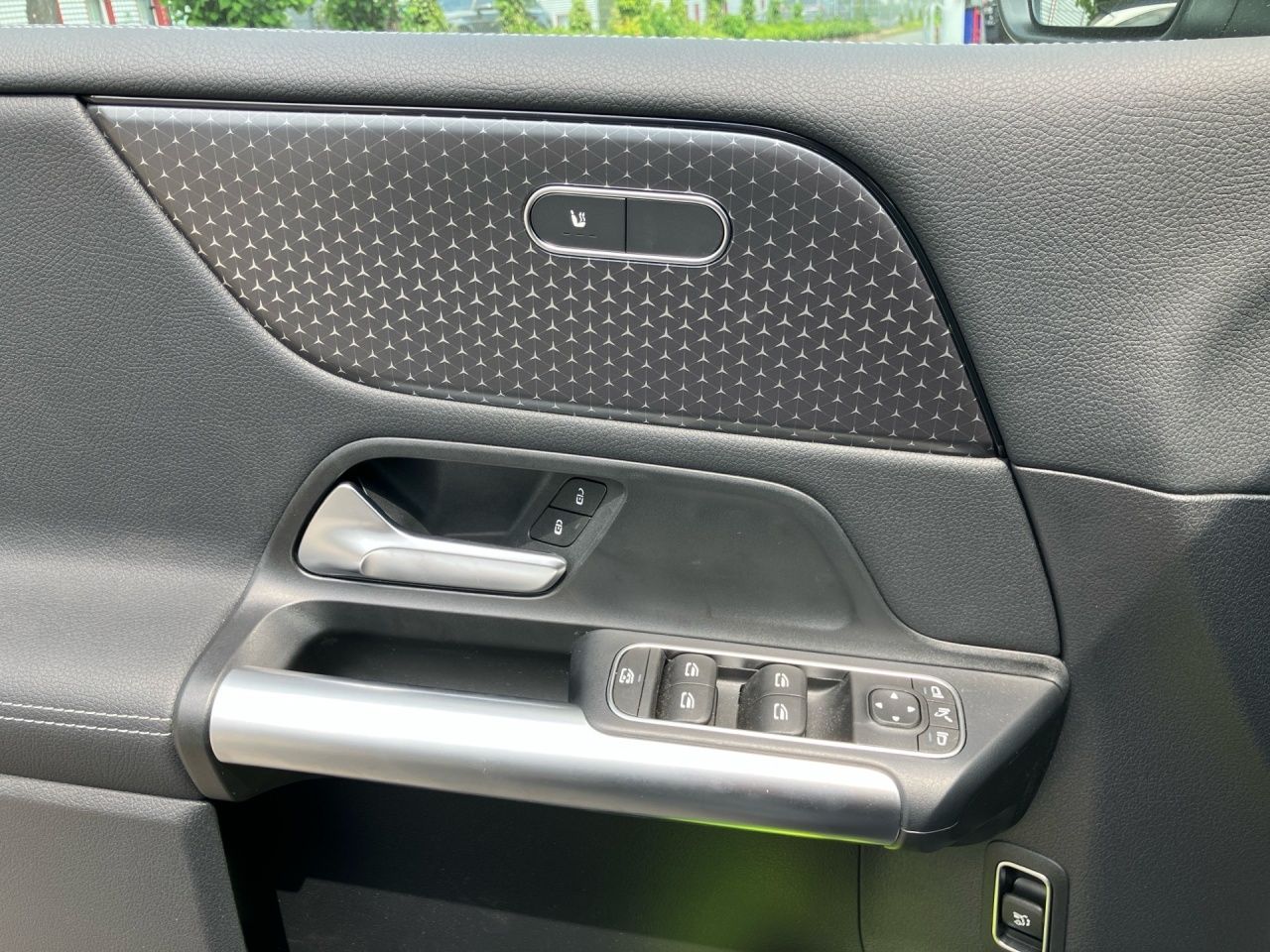 Fahrzeugabbildung Mercedes-Benz B 200 d PROGRESSIVE+AHK+LHZG+VERKZ.ASSIS+EL.HECK