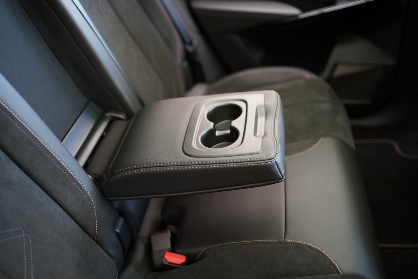 Fahrzeugabbildung DS Automobiles DS7 Crossback E-Tense 225 Performance Line+