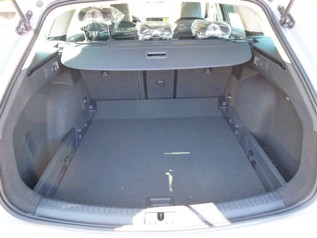 Fahrzeugabbildung SEAT Leon Sportstourer FR 2.0 TDI + Panorama