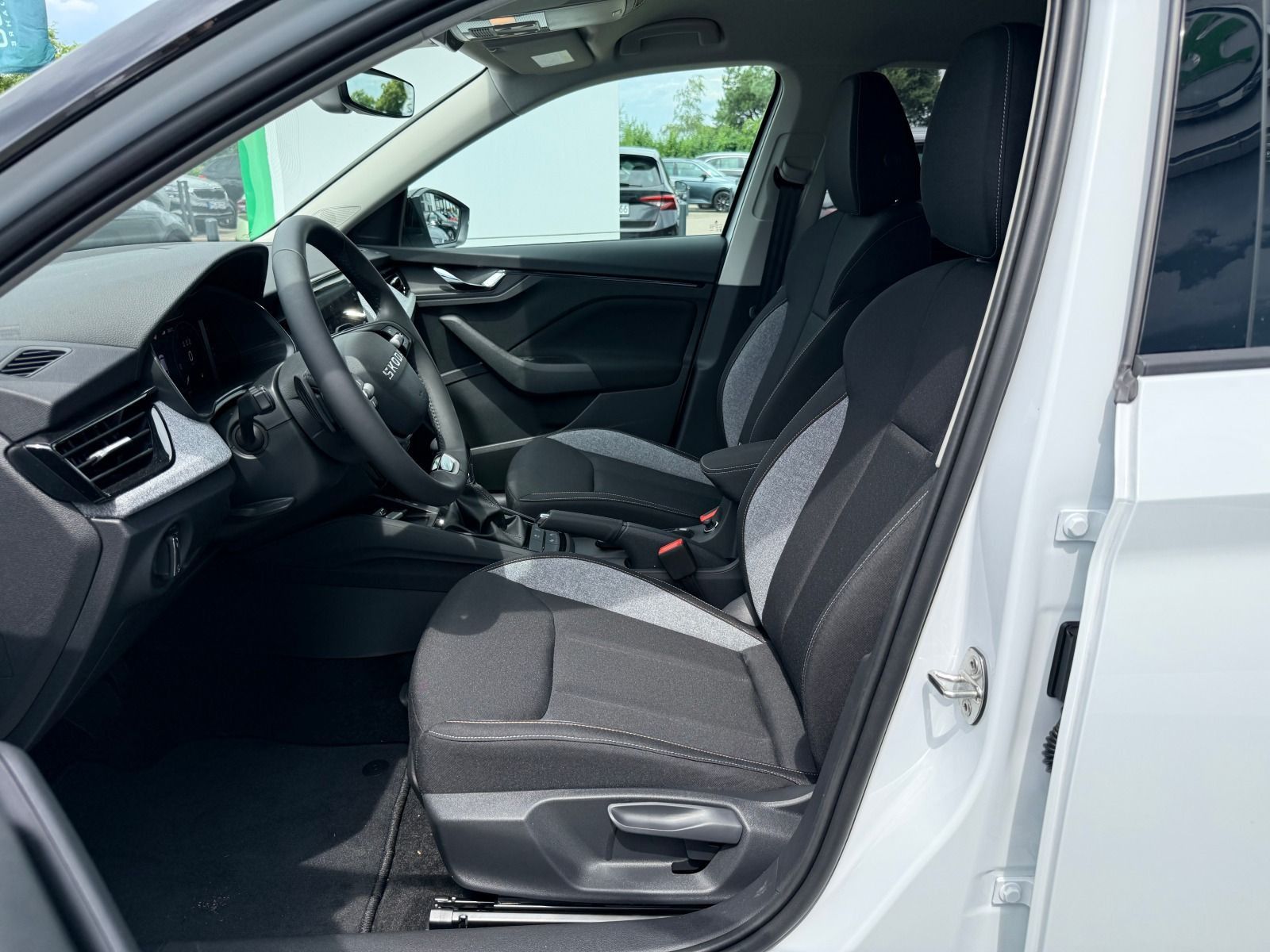 Fahrzeugabbildung SKODA Kamiq 1115PS DSG*BehFro*RFK*AHK*eHeck*Matrix