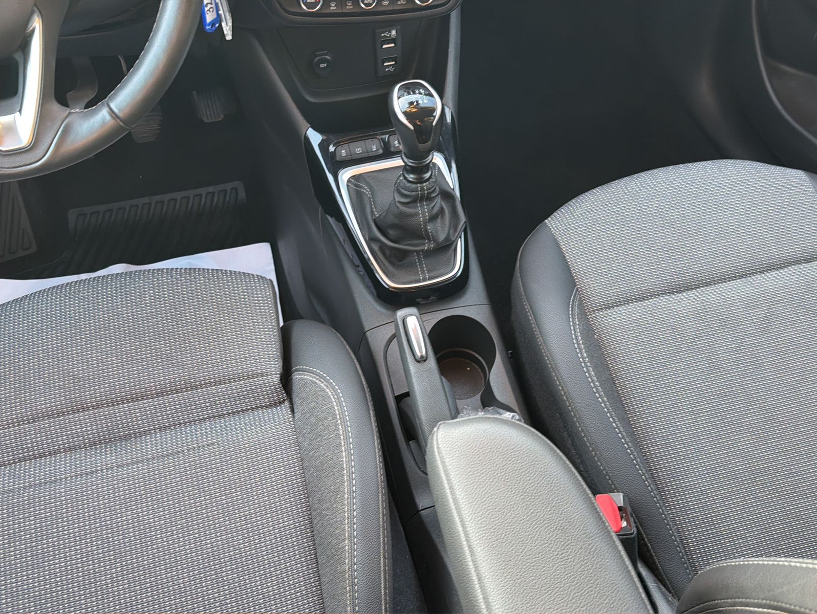 Fahrzeugabbildung Opel Crossland Elegance