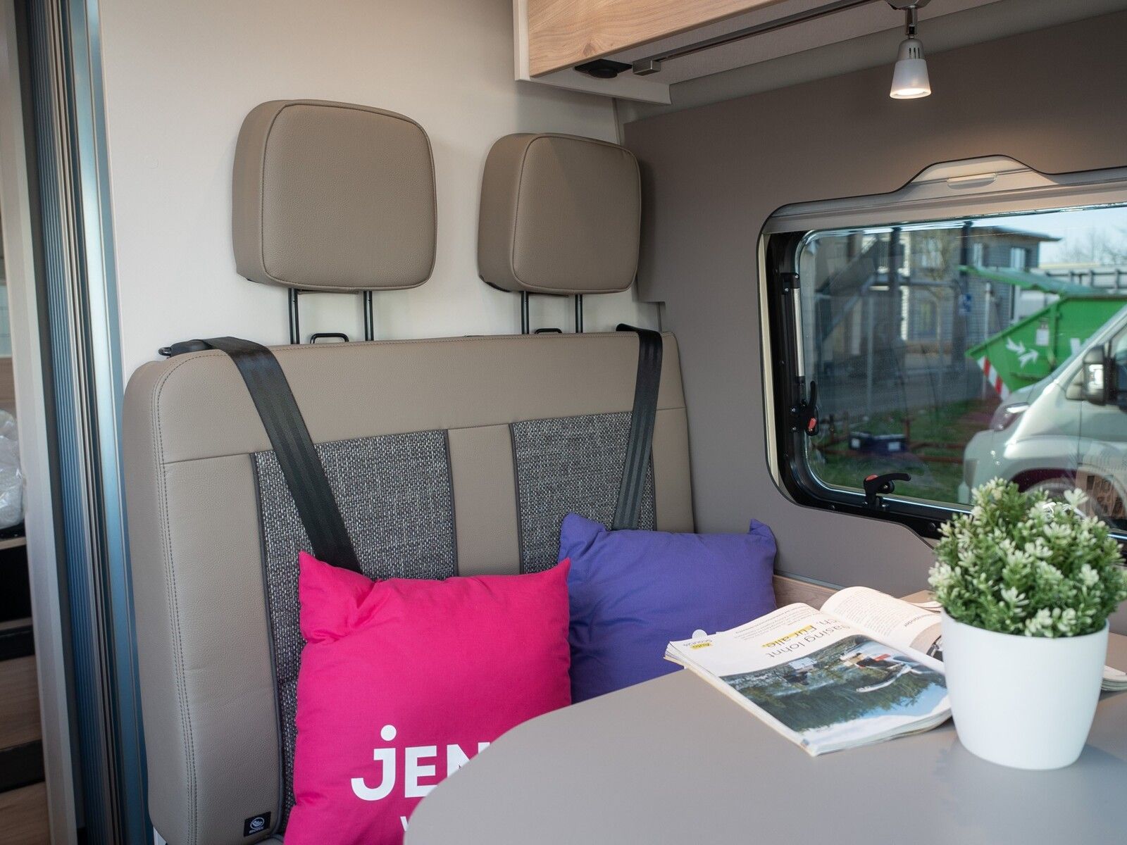 Fahrzeugabbildung Dethleffs Globetrail 640 ES Fiat 95 Jahre Paket