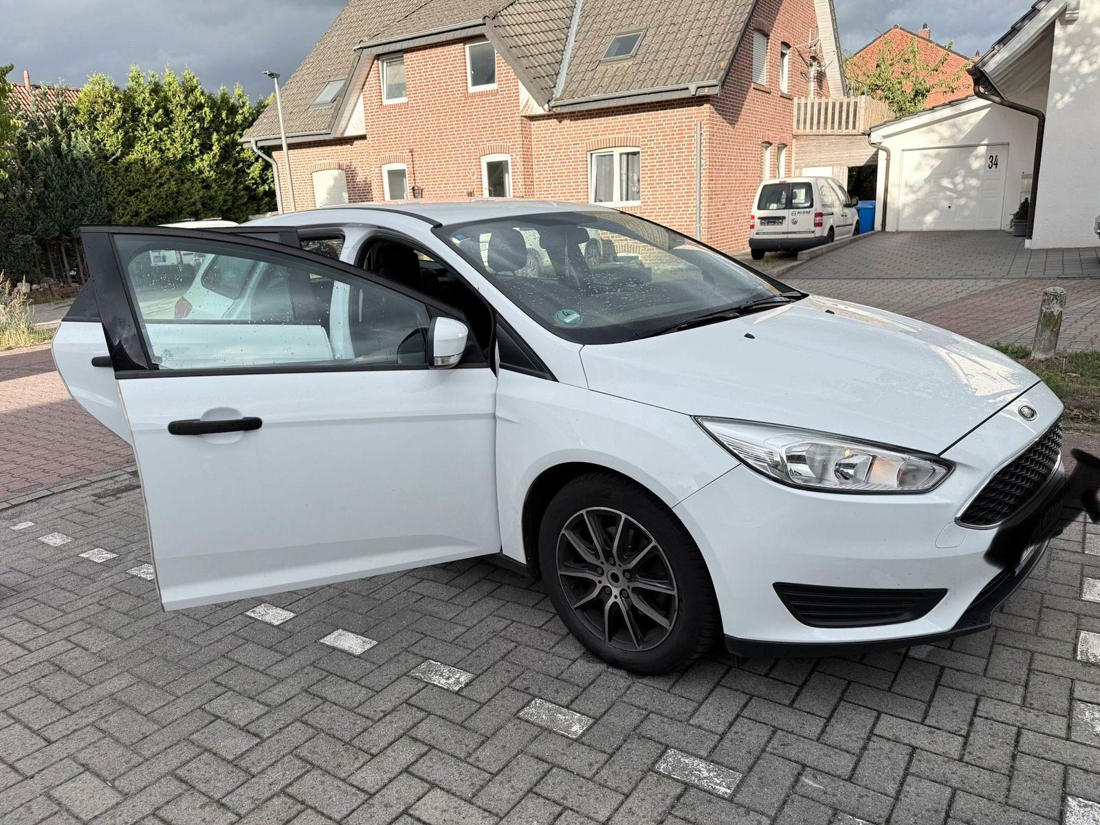 Ford Focus 2015 — photo 7