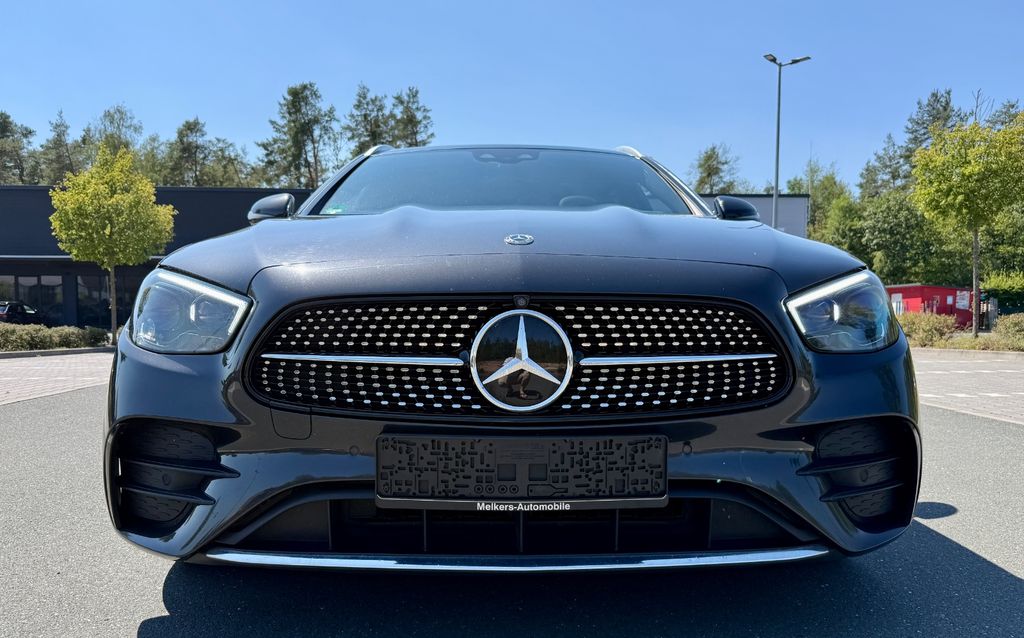 Image of Mercedes-Benz E 300
