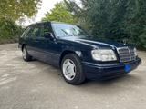 Mercedes-Benz 124 E300 Diesel Kombi sehr gepflegt - Mercedes-Benz 300 mit Diesel-Antrieb: Kombi
