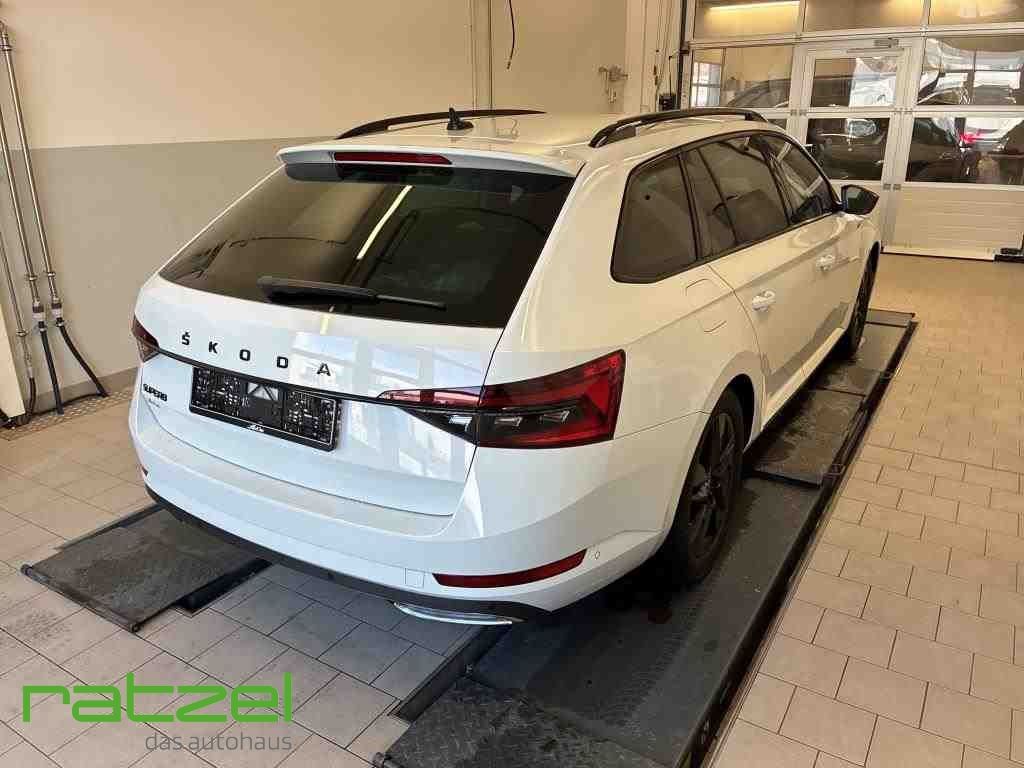 Fahrzeugabbildung SKODA Superb SportLine Combi 2.0 TDI AHK Navi Leder