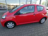 Toyota Aygo AYGO Basis*2 HAND*TÜV05/27*75 Tkm*USB* - Toyota: Us
