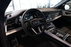 AUDI Q8 50 TDI S line | S-Sportsitze | Pano | B&O AUDI Q8 50 TDI S line | S-Sportsitze | Pano | B&O