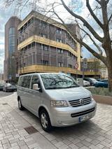 Volkswagen VW T5 Caravelle 9sitze 2.5TD| 131ps - Volkswagen T5 Caravelle mit Diesel-Antrieb: Kleinbus, 1.9
