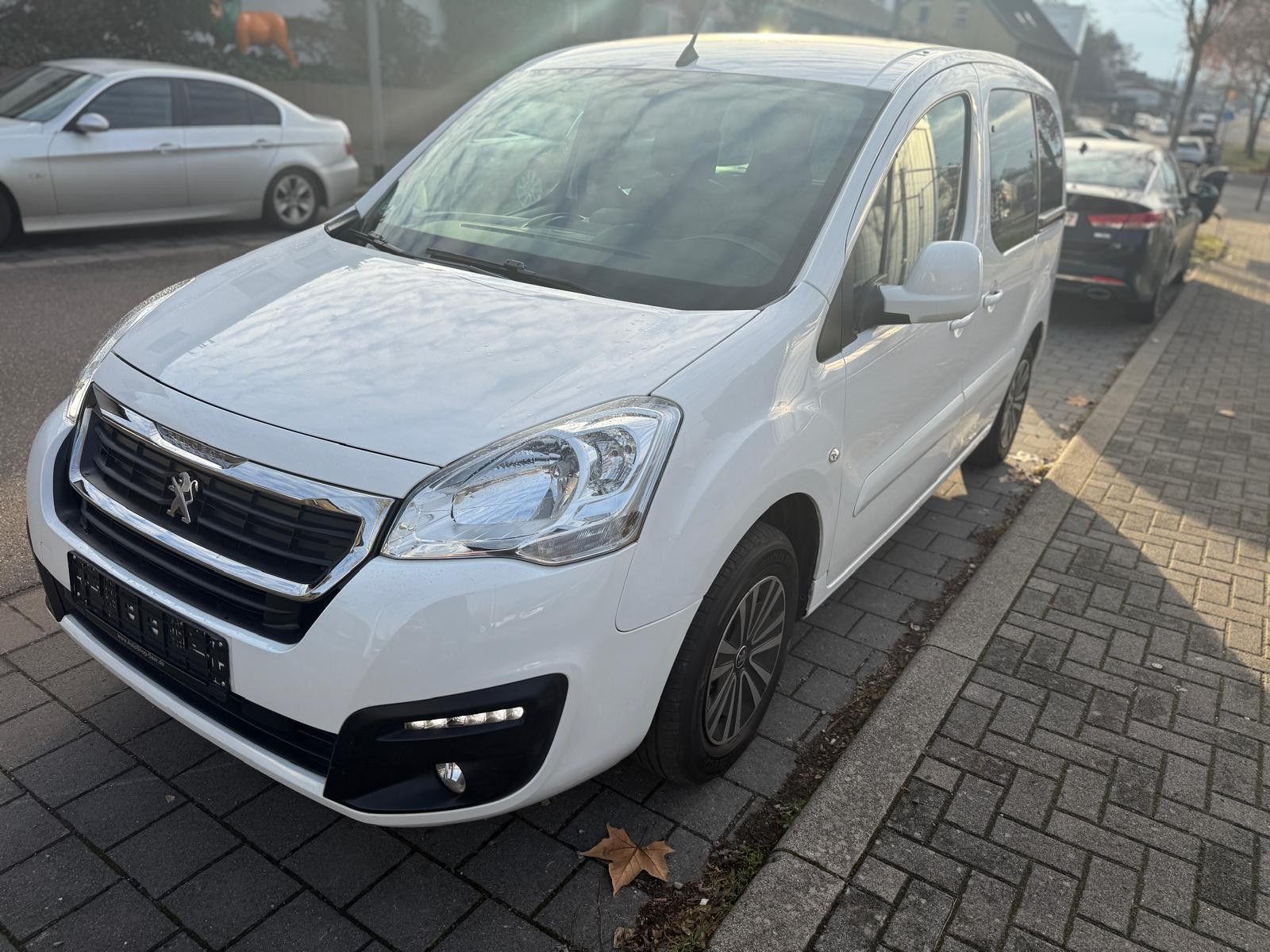 PEUGEOT Partner